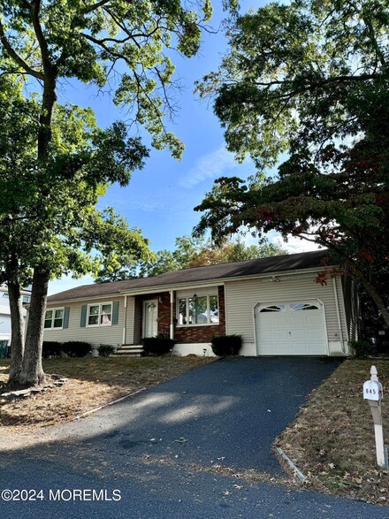845 Arlington Ave, Forked River, NJ 08731