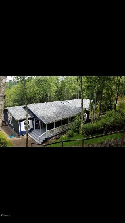130 NE Magnolia St, Toledo, OR 97391
