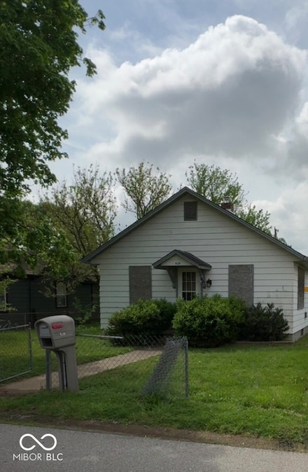 939 E York St, Martinsville, IN 46151