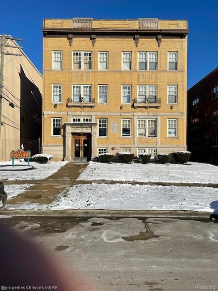 590 Parkview Dr Unit 206, Detroit, MI 48214