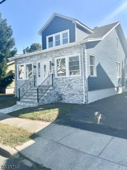 566 Buchanan St, Hillside, NJ 07205
