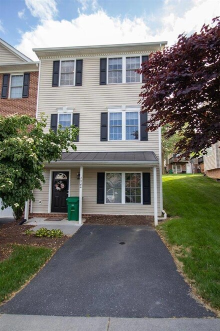 2922 Crystal Spring Ln, Harrisonburg, VA 22801