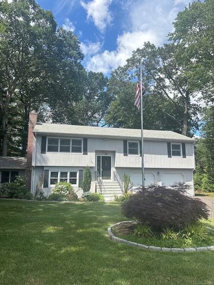 18 Belleview Dr, Derby, CT 06418