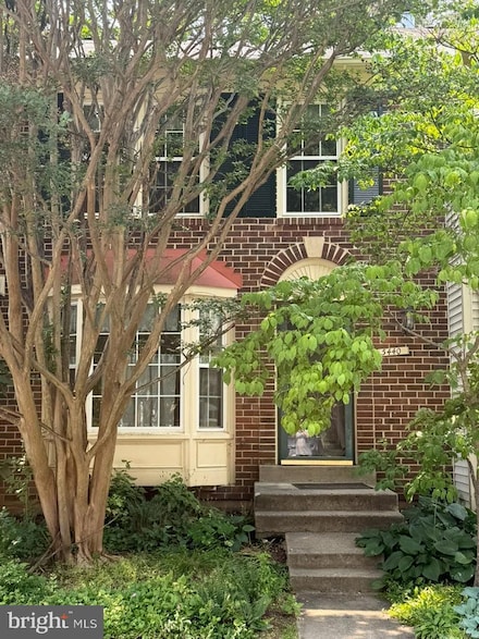 5440 New London Park Dr, Fairfax, VA 22032