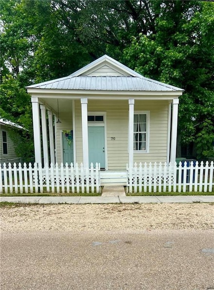 719 N Florida St, Covington, LA 70433