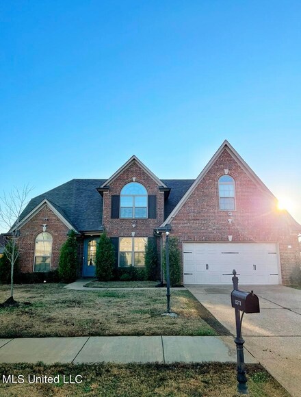 13371 Lapstone Ln, Olive Branch, MS 38654