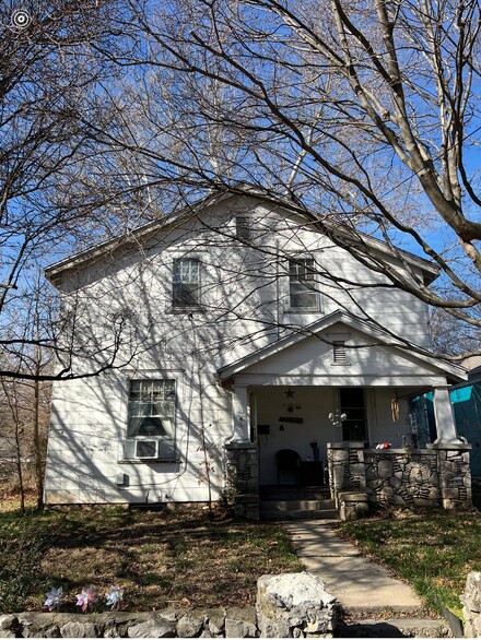 855 S Broadway Ave, Springfield, MO 65806