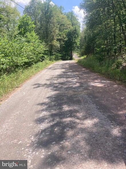 26 Falconwood Rd Falconwood Rd, Paw Paw, WV 25434