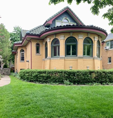 914 N Kenilworth Ave, Oak Park, IL 60302