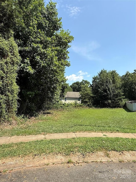 8124 Pozzi Rd, Charlotte, NC 28216