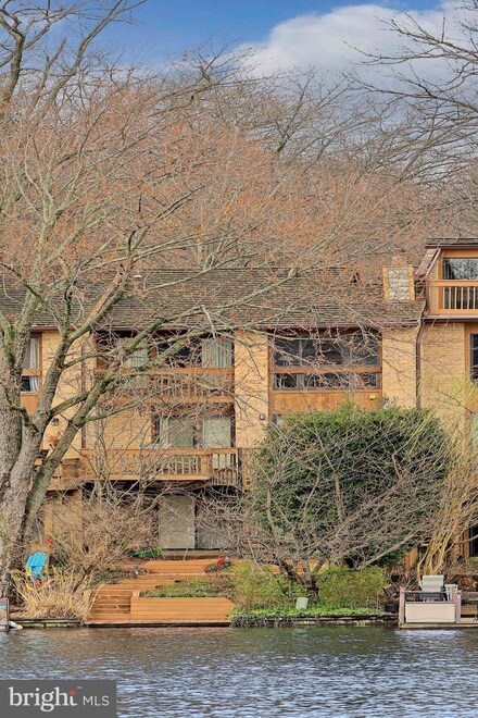 2005 Lakewinds Dr, Reston, VA 20191