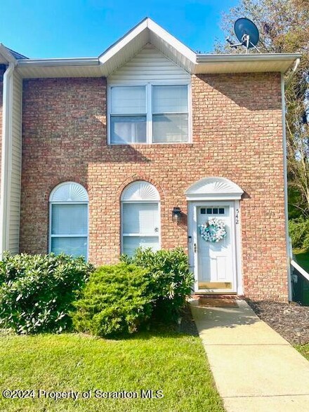 542 Clover Ct, Exeter, PA 18643