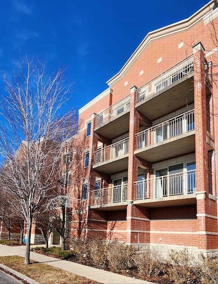 9864 Leland Ave Unit 212, Schiller Park, IL 60176