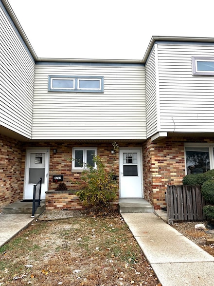 2204 E Lincoln St Unit 13, Bloomington, IL 61701