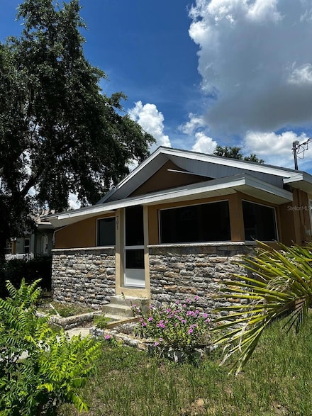 701 N 7th St, Haines City, FL 33844