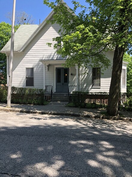 44 Channing St, Worcester, MA 01605