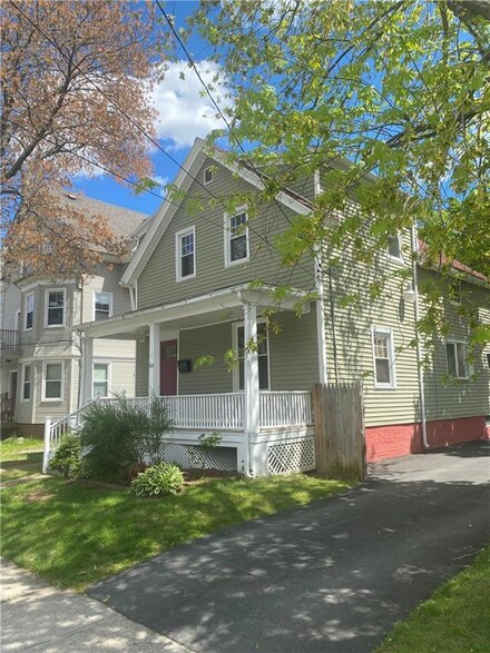 164 Norwood Ave, Cranston, RI 02905