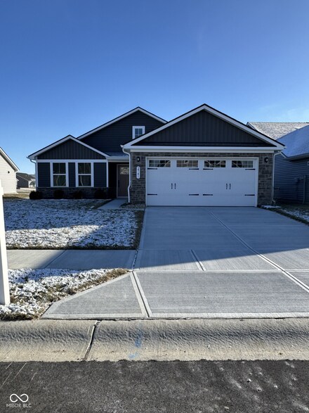 2741 Green Valley Dr, Ulen, IN 46052