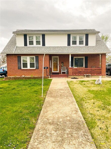 720 Virginia Mines Rd, Saint Clair, MO 63077