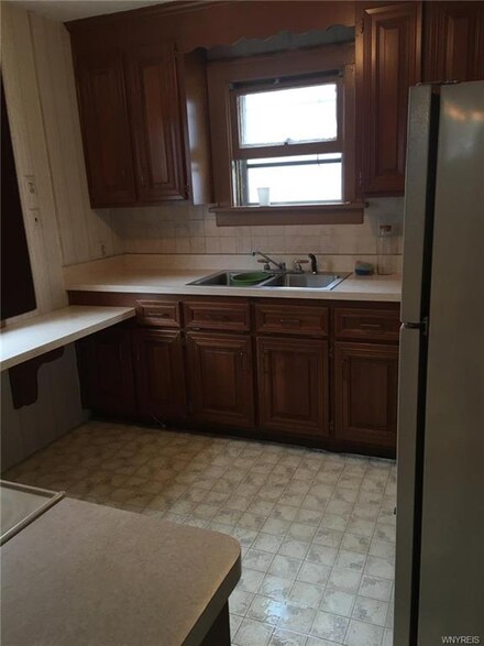 135 Mayville Ave, Buffalo, NY 14217