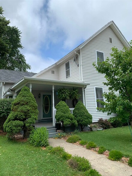 119 N Brown St, Middlebury, IN 46540