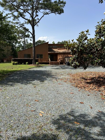 106 Eagle Ln, Hampstead, NC 28443