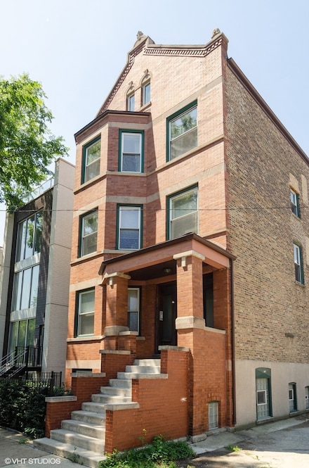 2228 N Seeley Ave Unit 2, Chicago, IL 60647