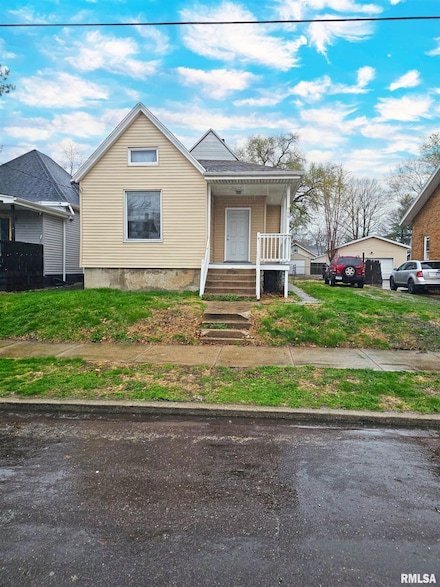 909 E Mcclure Ave, Peoria, IL 61603