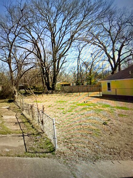 1638 Lake Grove St, Memphis, TN 38108