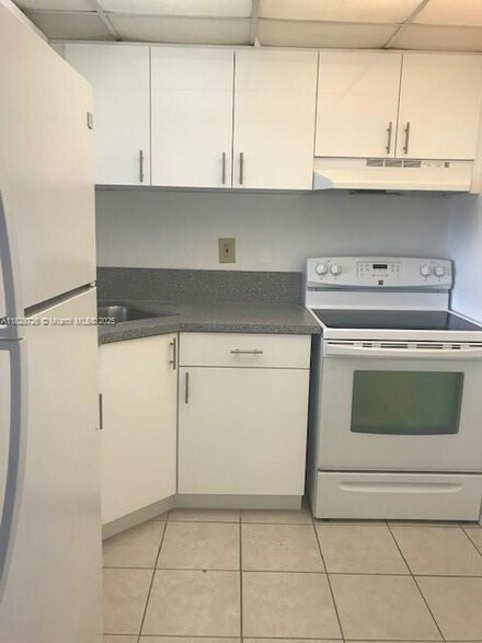 4550 NW 9th St Unit 908E, Miami, FL 33126