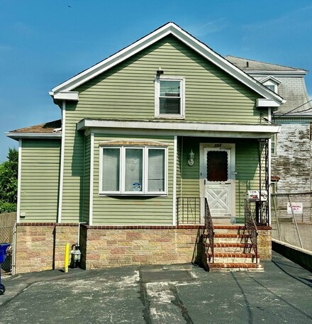 568 2nd St, Fall River, MA 02721