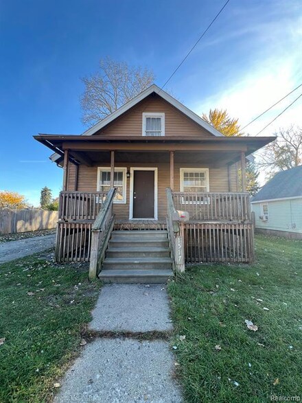 1517 Stanley St, Saginaw, MI 48602