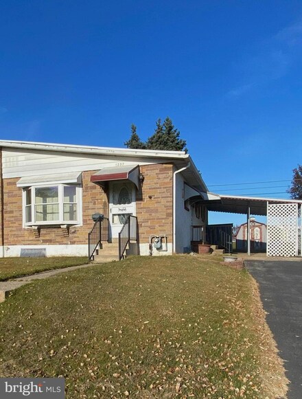 1237 Woodside Rd, Conshohocken, PA 19428
