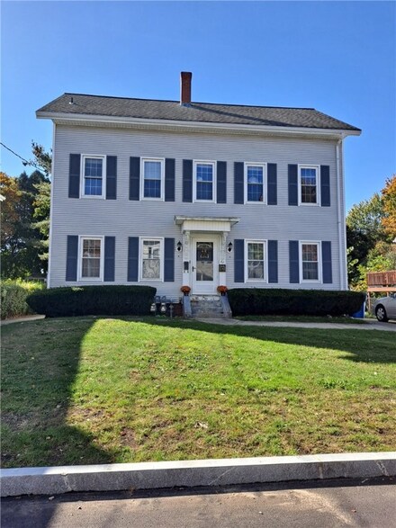 88 Pleasant St, Lincoln, RI 02865
