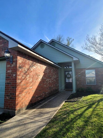 609 Whitefield Ln, Bossier City, LA 71112