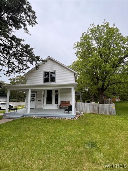 10912 Main St, Clarence, NY 14031