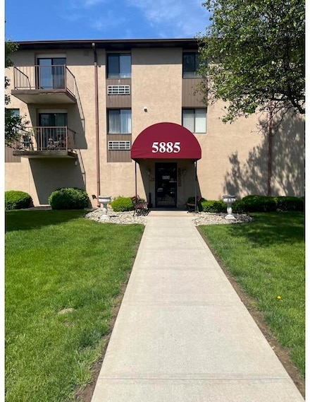 5885 Beechcroft Rd Unit 110, Columbus, OH 43229