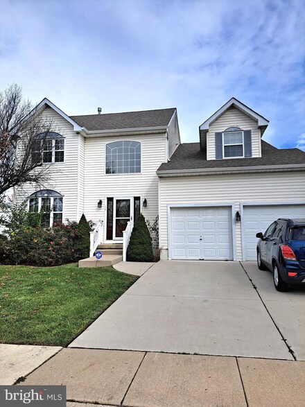 10 Karemark Dr, Burlington, NJ 08016