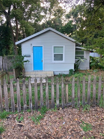 8004 N 11th St, Tampa, FL 33604