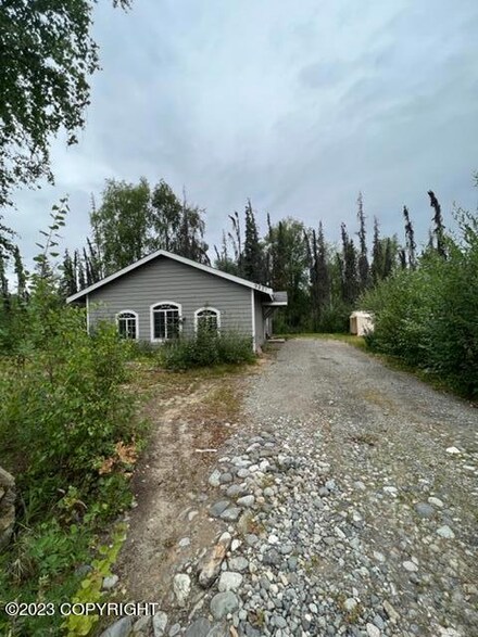 9821 W Kaylynn Cir, Wasilla, AK 99623