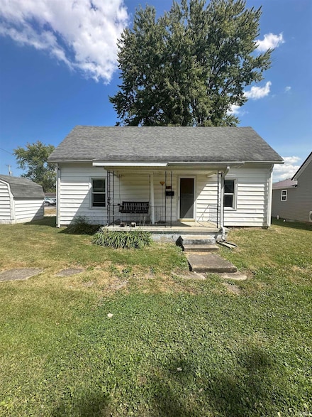 689 4th St NW, Linton, IN 47441