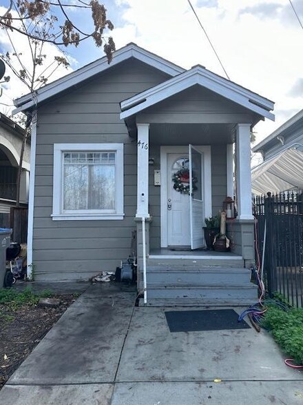 476 E Saint John St, San Jose, CA 95112