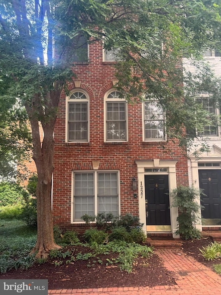 1227 Fidler Ln, Silver Spring, MD 20910
