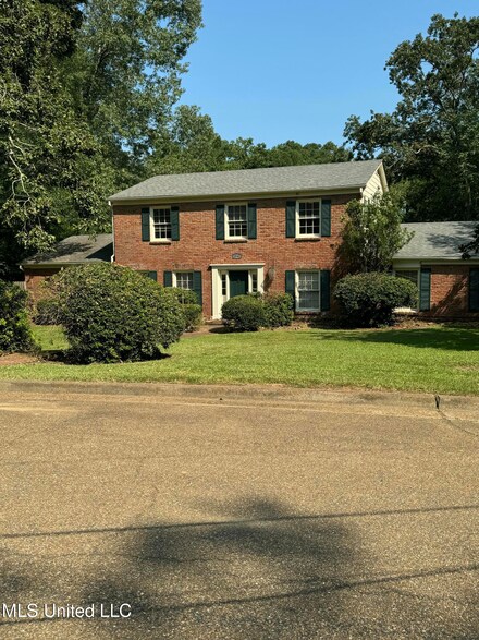 2040 Brecon Dr, Jackson, MS 39211