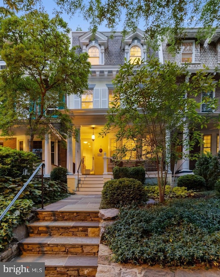 2840 27th St NW, Washington, DC 20008