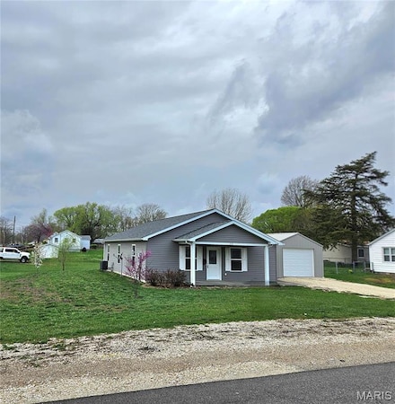 318 S Court St, Bowling Green, MO 63334