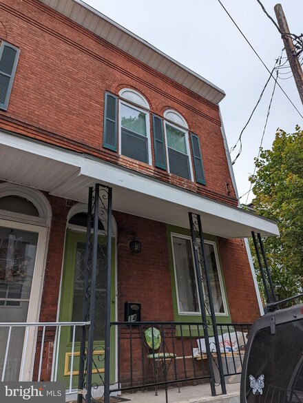 14 S 8th St, Pottsville, PA 17901