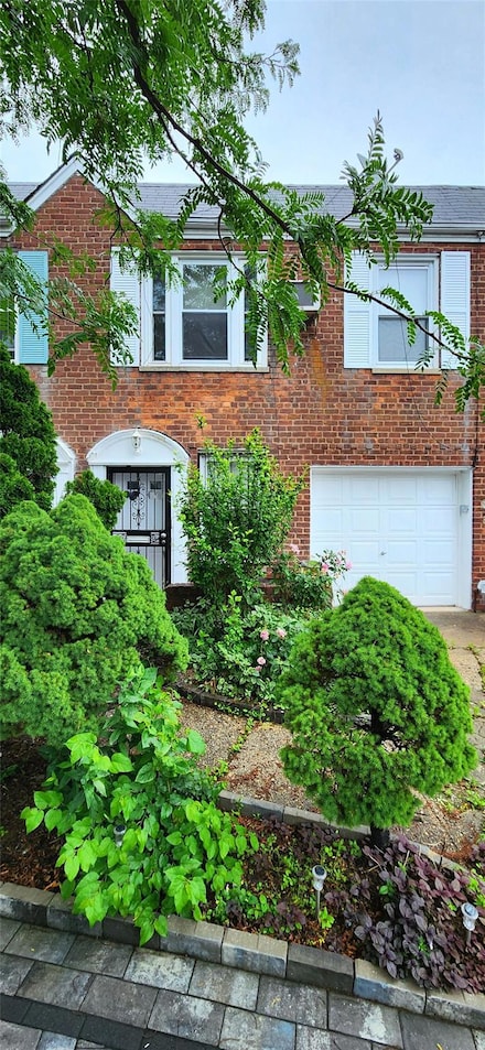 10759 124th St, South Richmond Hill, NY 11419