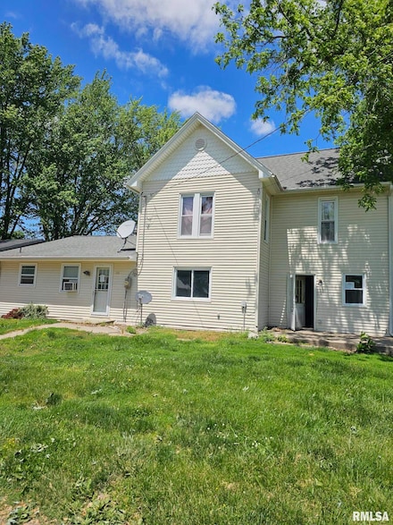 113 S Franklin St, Camp Point, IL 62320