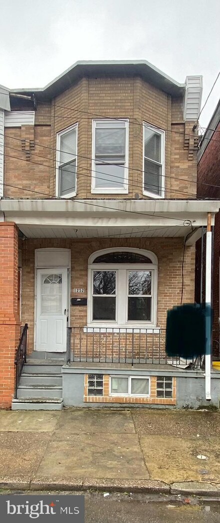 1252 Thurman St, Camden, NJ 08104